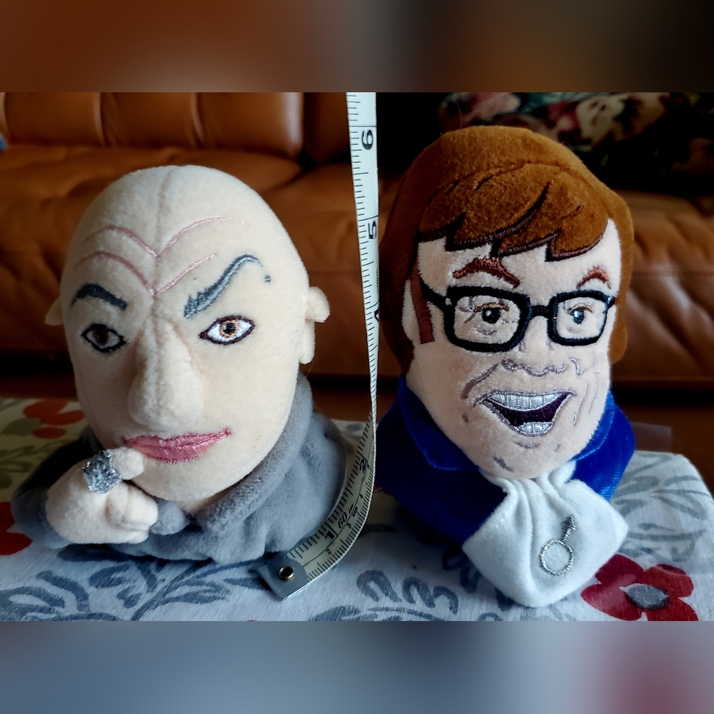 Like new! Vintage Set of 2 Dr. Evil & Austin Powers Silly Slammers